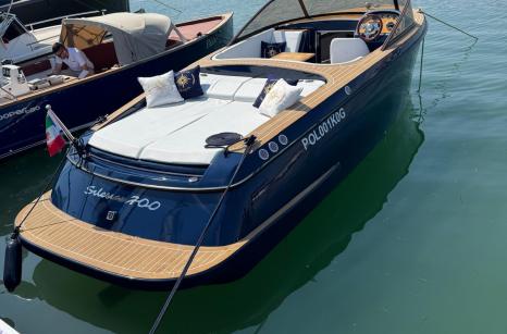 Barca in acqua a Venezia